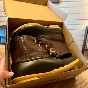 Sperry SALTWATER Duck Boots, Size 7.5 Womens, NWT